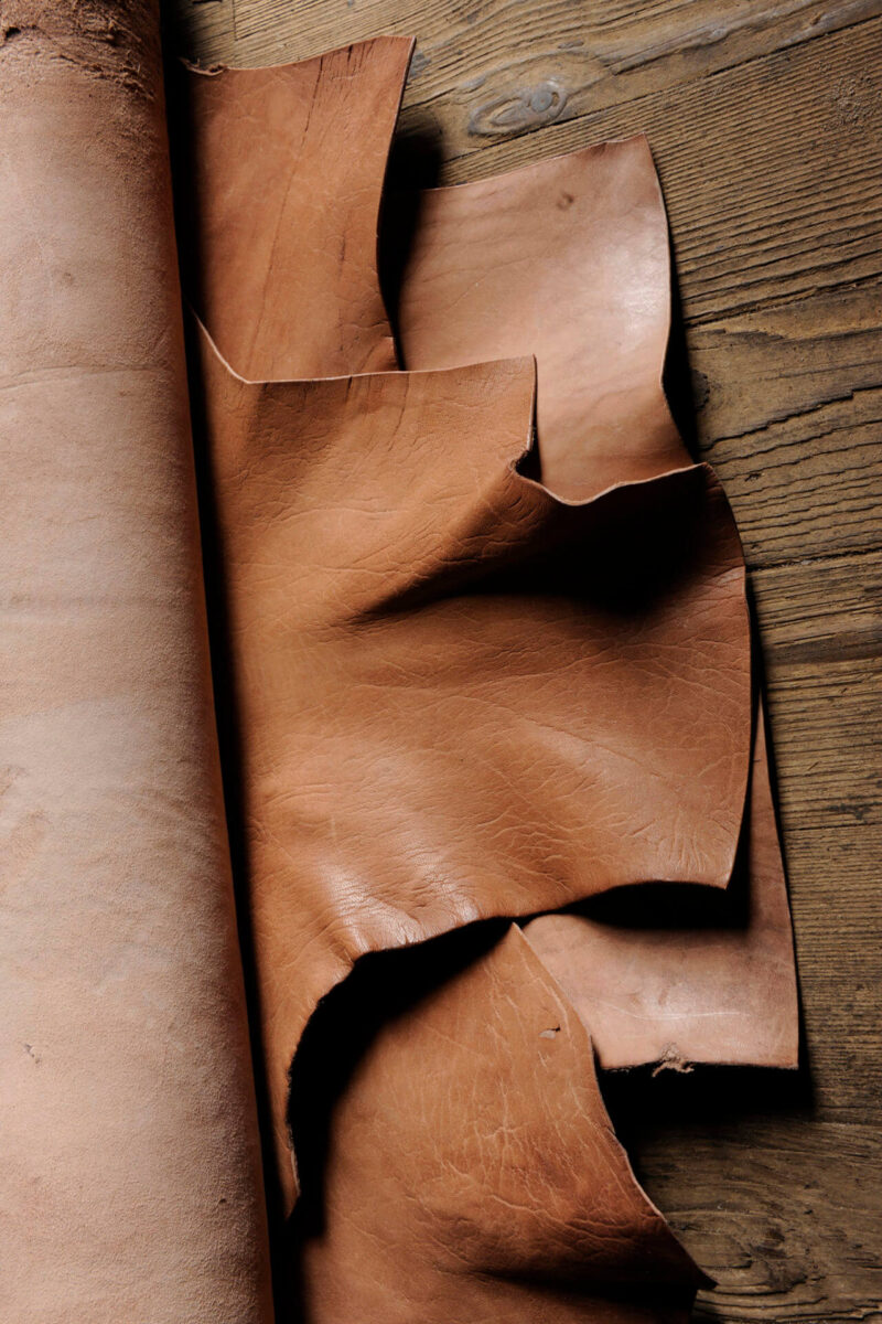 100-vegetable-tanned-stag-leather