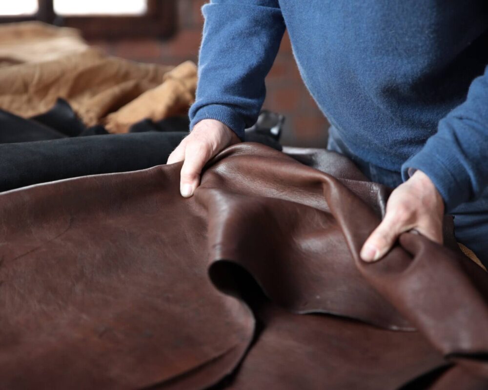 Leather_hands3 WEB